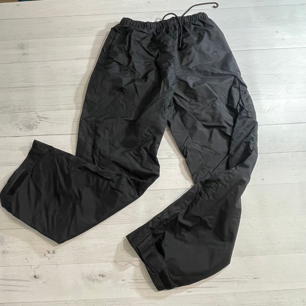 Columbia black rain pants youth medium‎